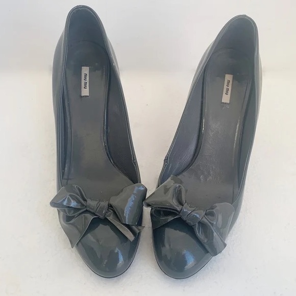 RARE Vintage 90's MIU MIU Gray Patent Leather Heels/size 6.5/7 - Picture 2 of 5